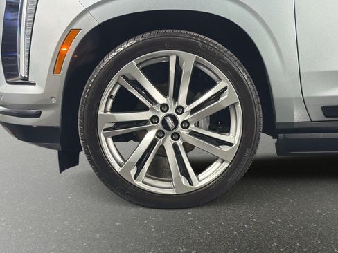 Used 2026 Cadillac Escalade ESV Platinum Sport AWD/4WD image 13
