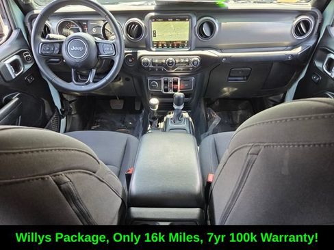 Used 2023 Jeep Gladiator Sport AWD/4WD image 17