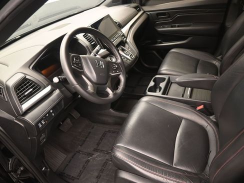 Used 2024 Honda Odyssey Sport image 13