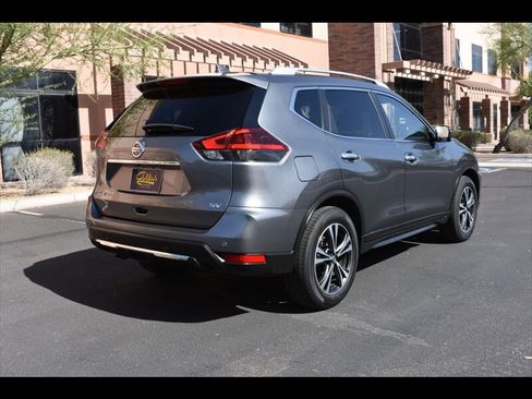 Used 2020 Nissan Rogue SV w/ Premium Package FWD image 7