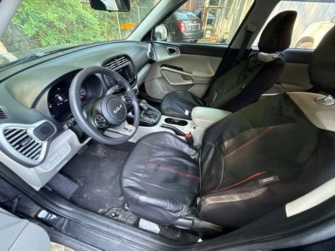 Used 2022 Kia Soul LX w/ Technology Package FWD image 10
