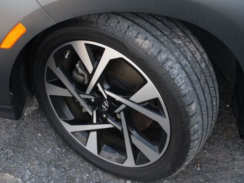 Used 2022 Hyundai Kona Limited AWD/4WD image 20