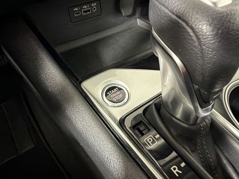 Used 2024 Nissan Altima 2.5 SV FWD image 15