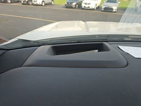 Used 2023 GMC Yukon Denali Ultimate image 18