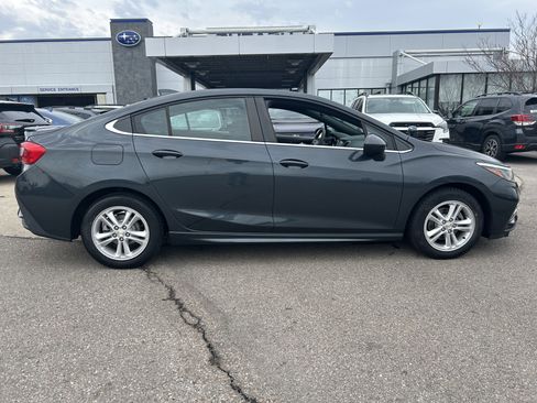 Used 2017 Chevrolet Cruze LT w/ RS Package image 8
