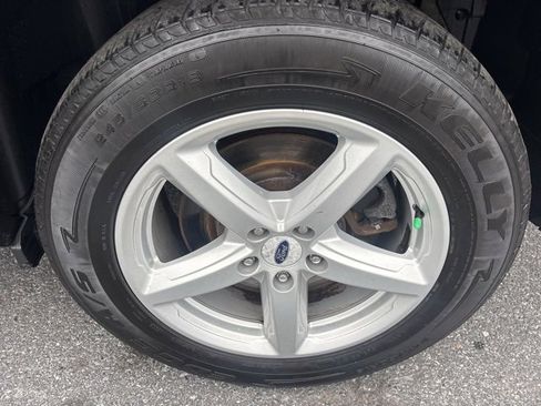 Used 2017 Ford Explorer XLT image 19