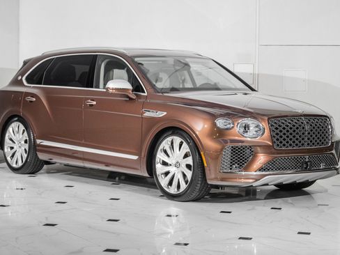 Used 2025 Bentley Bentayga Extended Wheelbase image 7