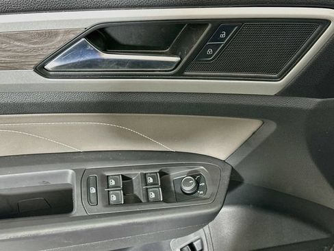 Certified 2023 Volkswagen Atlas Cross Sport SE AWD/4WD image 18