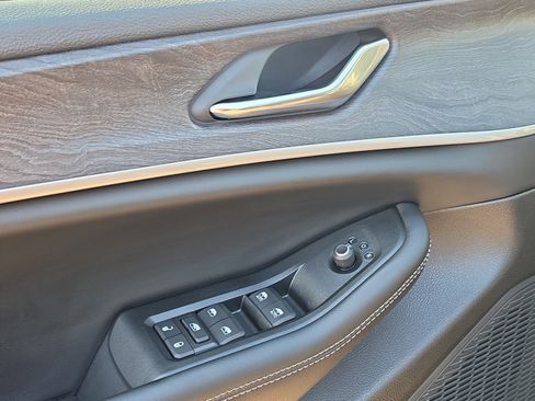 New 2026 Jeep Grand Cherokee Altitude AWD/4WD image 16