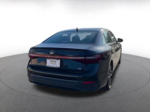 Used 2025 Volkswagen Jetta SE image 14