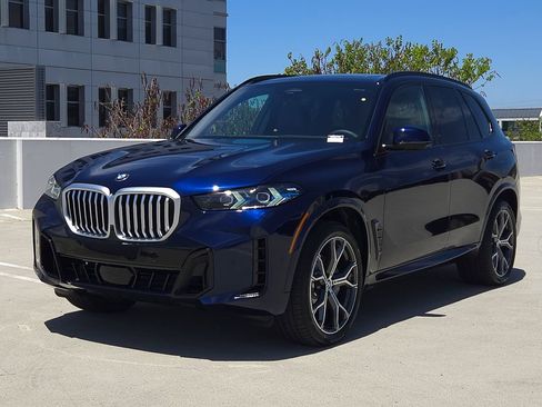 New 2026 BMW X5 sDrive40i w/ M Sport Package RWD image 3