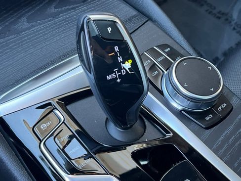 Used 2023 BMW 530e image 27