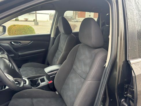 Used 2016 Nissan Rogue SV image 17