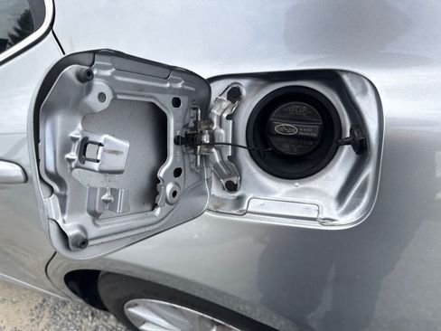 Used 2018 Toyota Camry LE FWD image 10