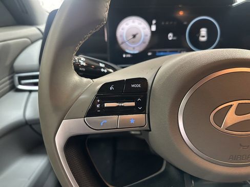 Certified 2024 Hyundai Elantra SEL w/ Convenience Package image 17