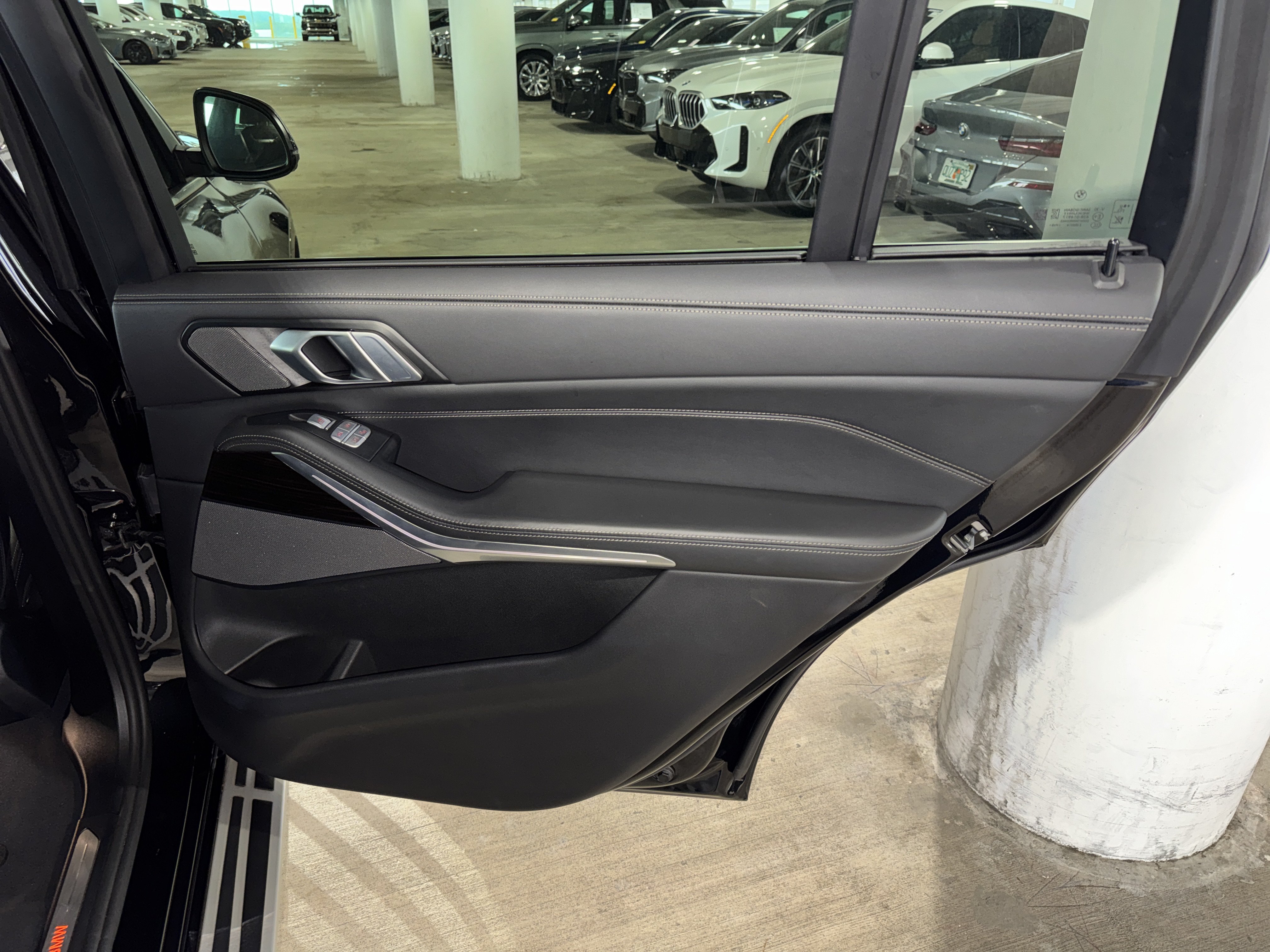 Used 2025 BMW X7 xDrive40i AWD/4WD image 11