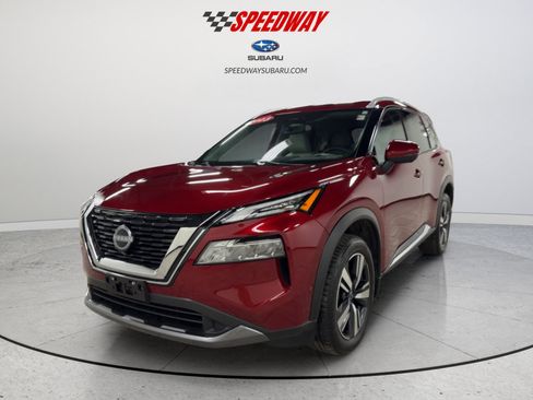 Used 2023 Nissan Rogue SL w/ SL Premium Package image 3