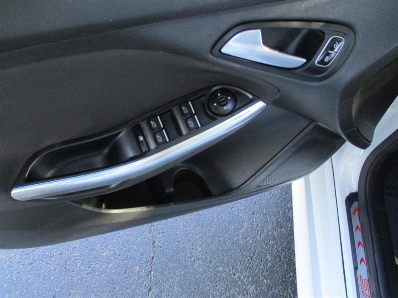 Used 2016 Ford Focus ST w/ Equipment Group 401A FWD image 13