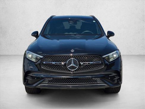 Used 2024 Mercedes-Benz GLC 300 image 2