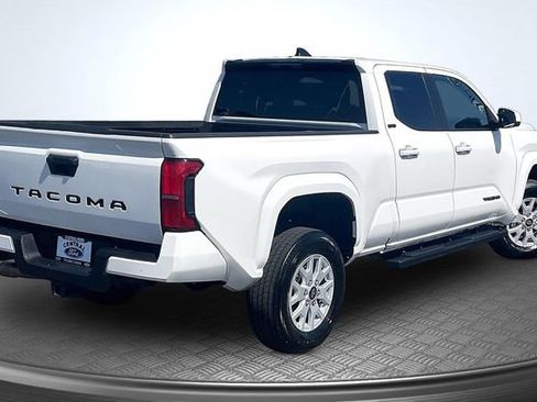 Used 2025 Toyota Tacoma SR5 RWD image 13