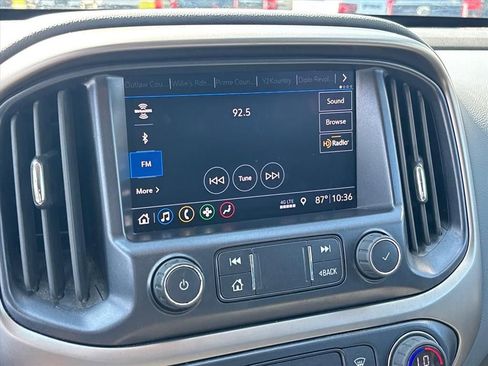 Used 2022 Chevrolet Colorado Z71 w/ Z71 Midnight Edition AWD/4WD image 29