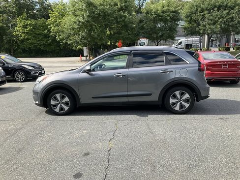 Used 2017 Kia Niro LX FWD image 8