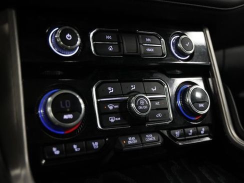 Used 2023 GMC Yukon Denali AWD/4WD image 28