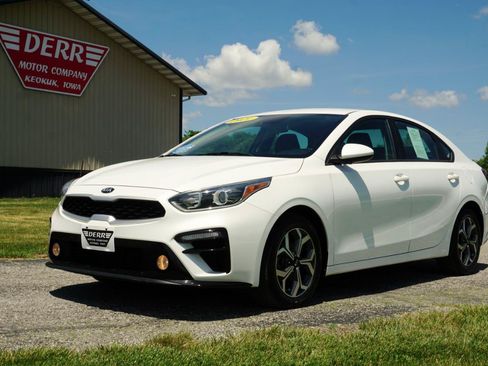 Used 2021 Kia Forte LXS FWD image 2