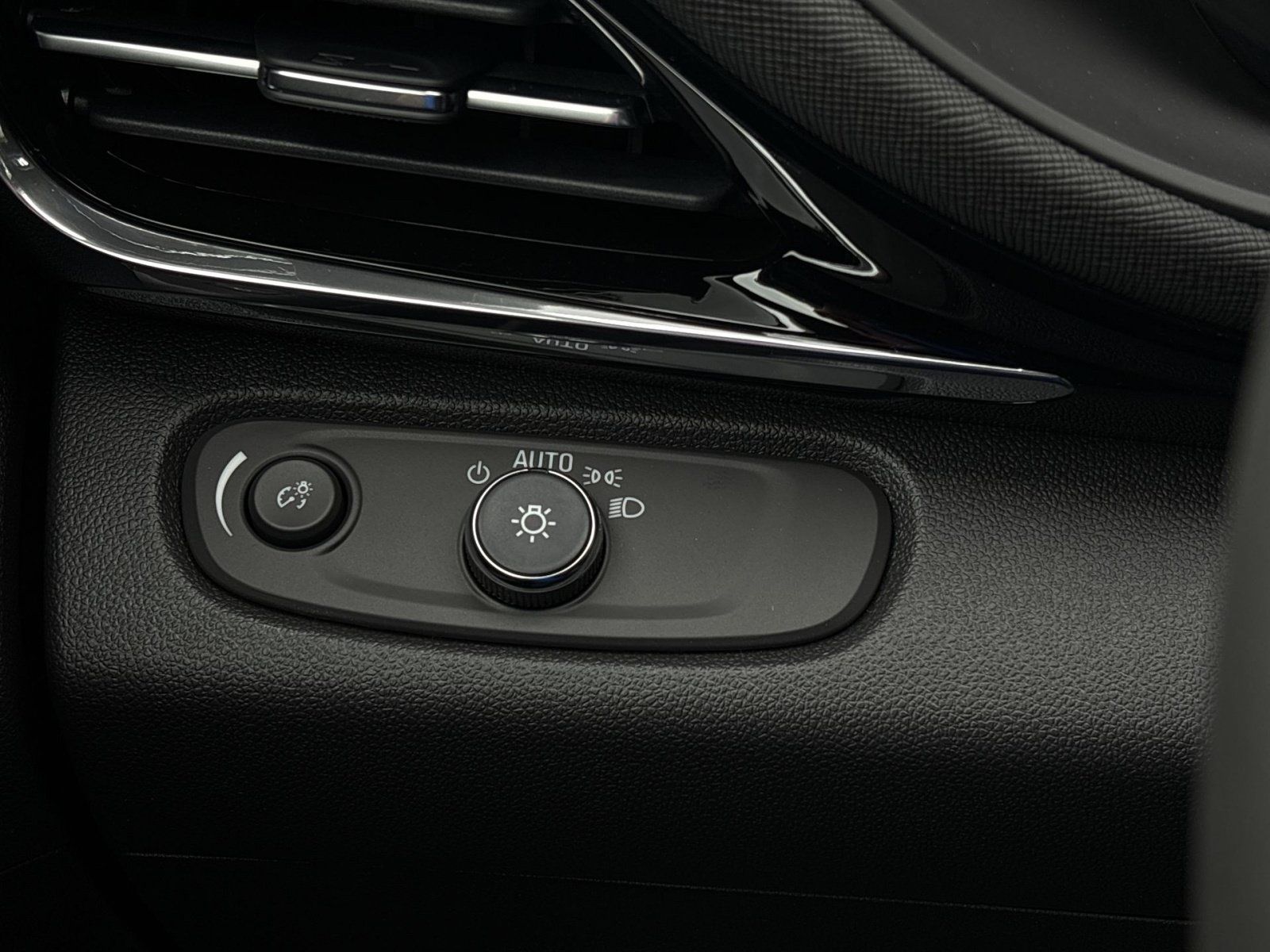 New 2026 Buick Envista Sport Touring w/ Studio Series FWD image 21