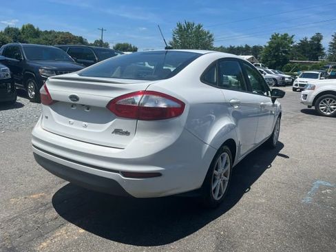Used 2019 Ford Fiesta SE w/ Equipment Group 201A FWD image 5