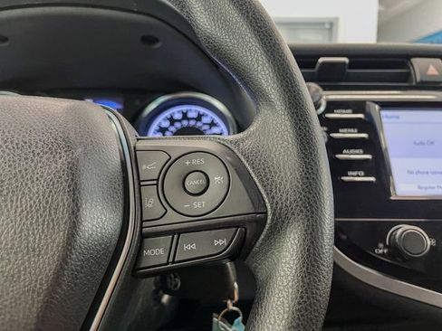 Used 2018 Toyota Camry LE image 22