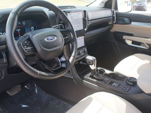 Used 2025 Ford Ranger Lariat w/ Advanced Towing Package AWD/4WD image 15