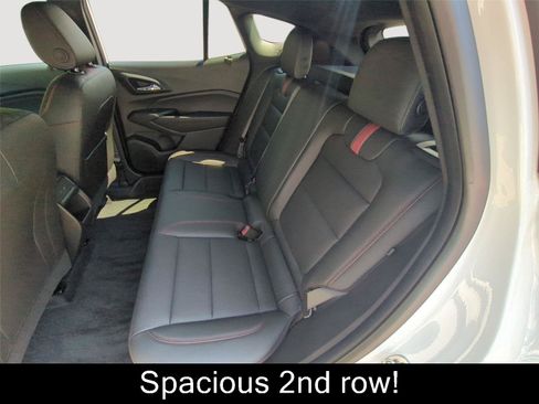 Used 2024 Chevrolet Trax RS w/ Sunroof Package FWD image 7