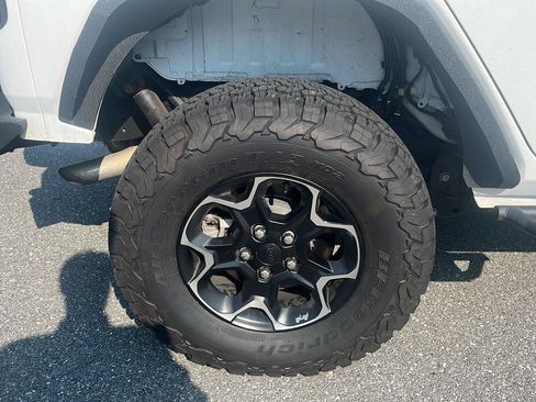 Used 2021 Jeep Wrangler Unlimited Rubicon 4xe w/ Cold Weather Group AWD/4WD image 10