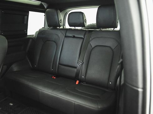 Used 2023 Land Rover Defender 90 S image 29