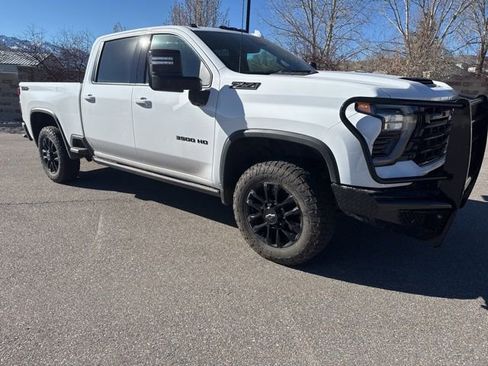 Used 2025 Chevrolet Silverado 3500 LTZ w/ LTZ Plus Package AWD/4WD image 13