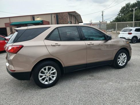 Used 2019 Chevrolet Equinox LS FWD image 5