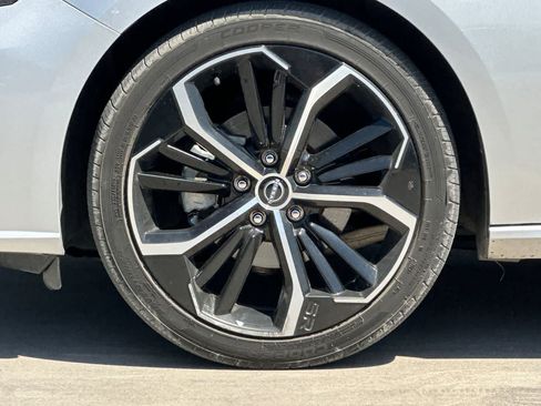 Used 2023 Nissan Altima 2.5 SR FWD image 12