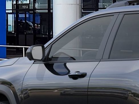 New 2027 Chevrolet Equinox LT w/ Convenience Package II FWD image 12