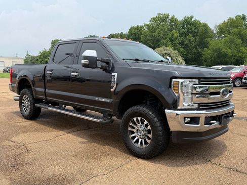 Used 2019 Ford F250 Lariat w/ Lariat Ultimate Package AWD/4WD image 1