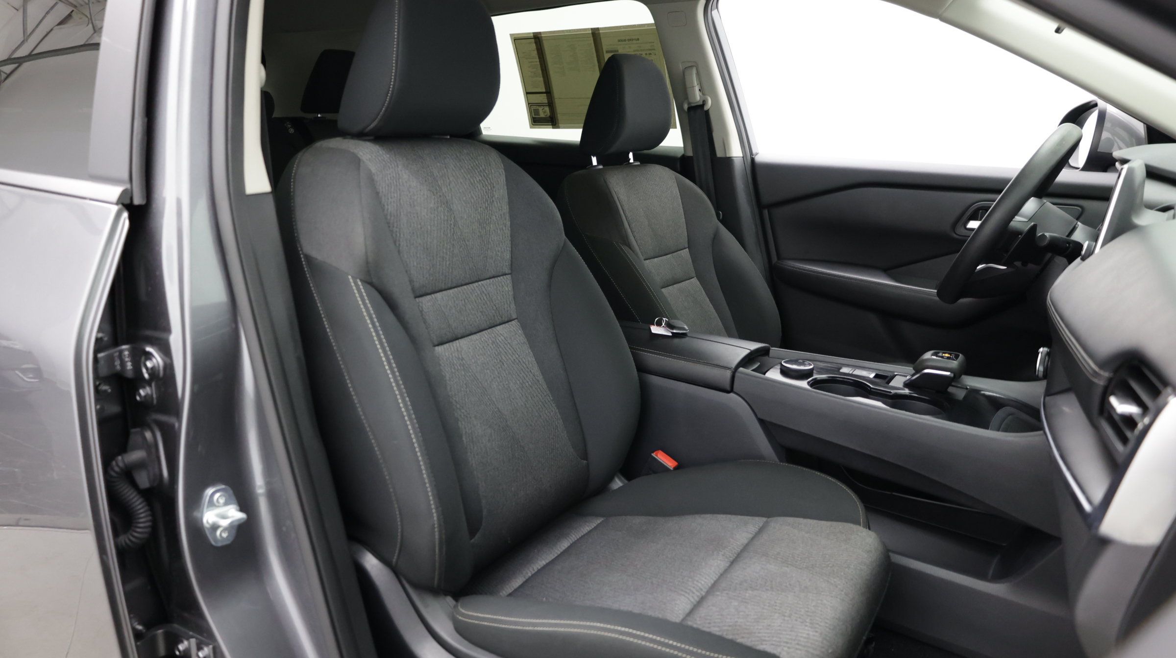 Used 2024 Nissan Rogue SV AWD/4WD image 38