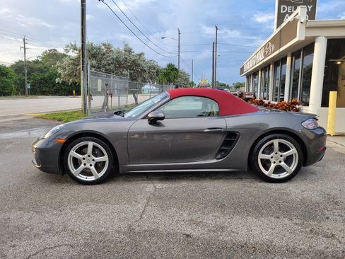 Used 2023 Porsche 718 Boxster RWD image 9