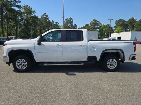 Used 2025 Chevrolet Silverado 2500 LT w/ Convenience Package AWD/4WD image 6