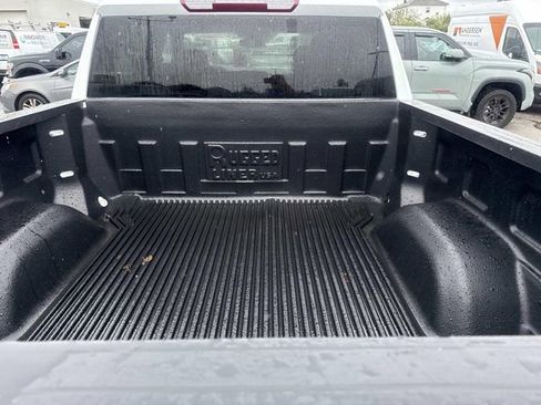 Used 2025 GMC Sierra 1500 SLT image 7