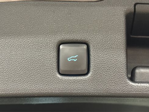 Used 2024 Ford Escape Platinum AWD/4WD image 49