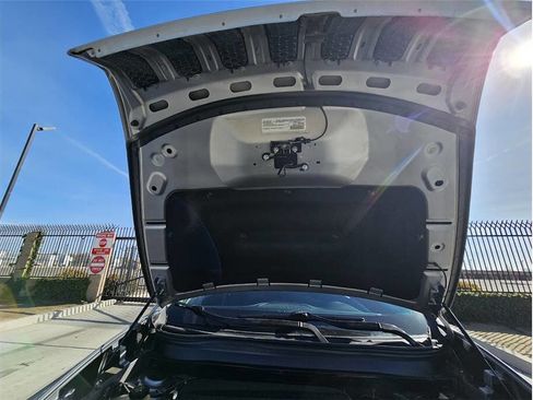 Used 2018 Jeep Cherokee Latitude w/ Altitude Package image 35