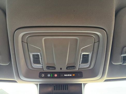 Used 2025 GMC Sierra 1500 SLT RWD image 12