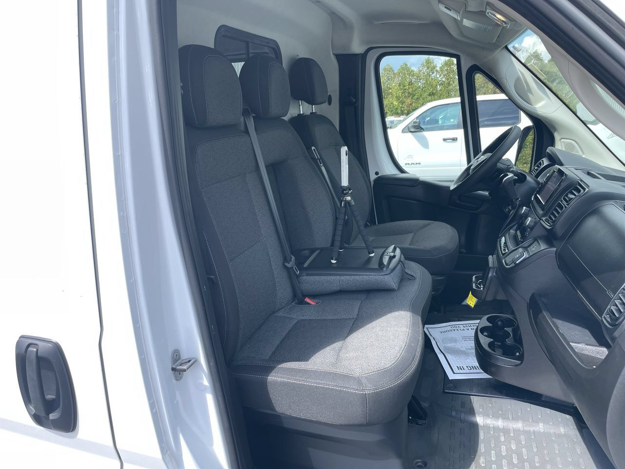Used 2025 RAM ProMaster 2500 FWD image 39