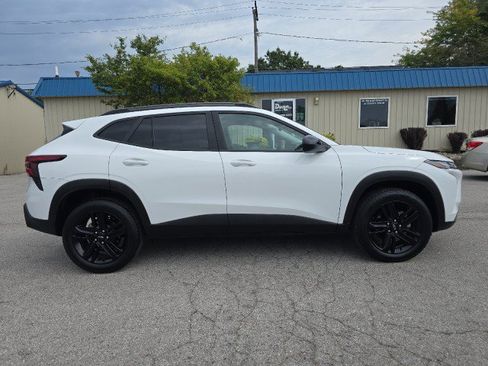 Used 2024 Chevrolet Trax ACTIV FWD image 6