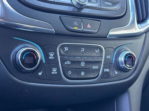 Used 2023 Chevrolet Equinox LT image 19